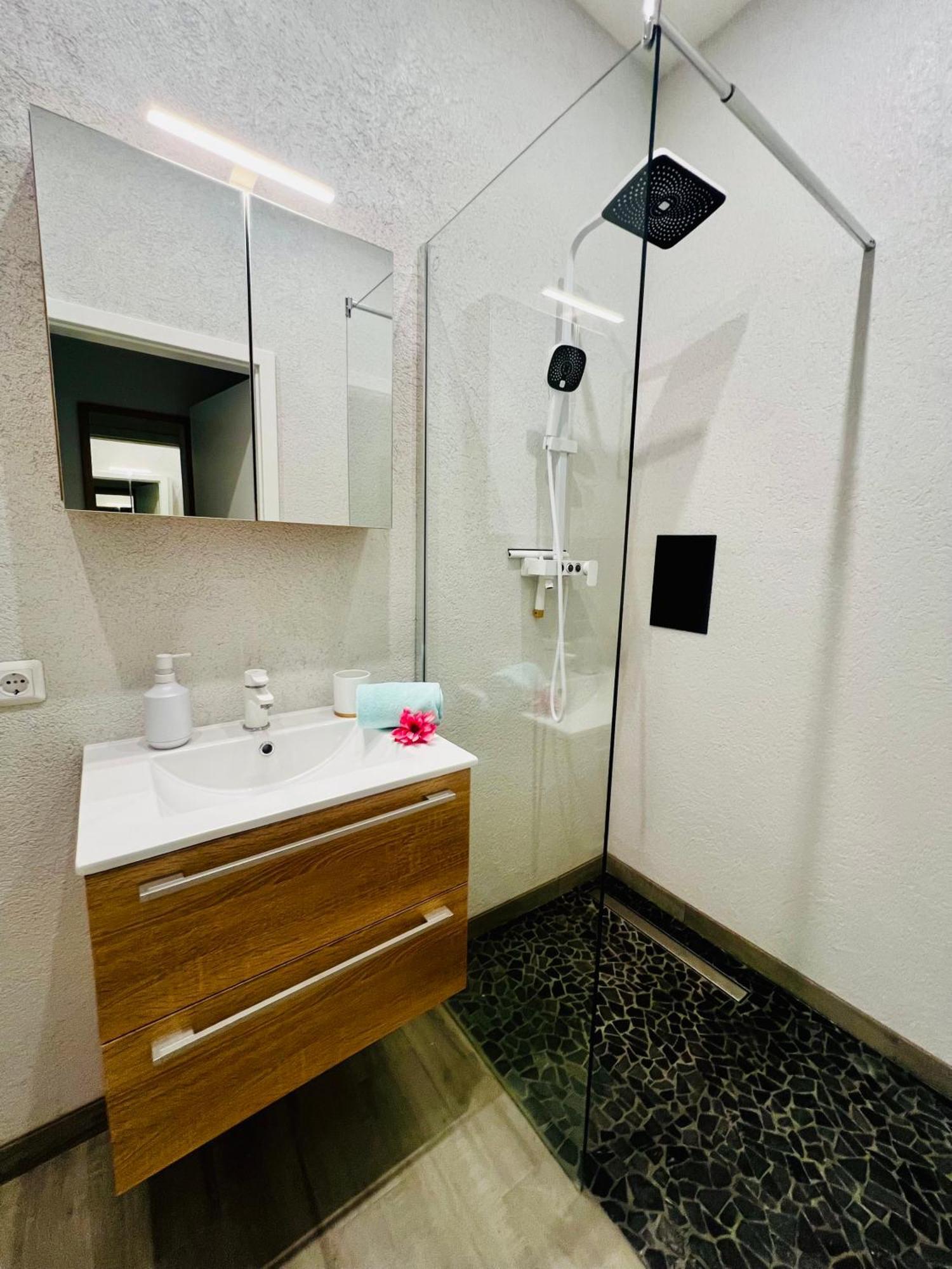 Holi Day Spa 2-Bett Zimmer App 4 Берлин Экстерьер фото